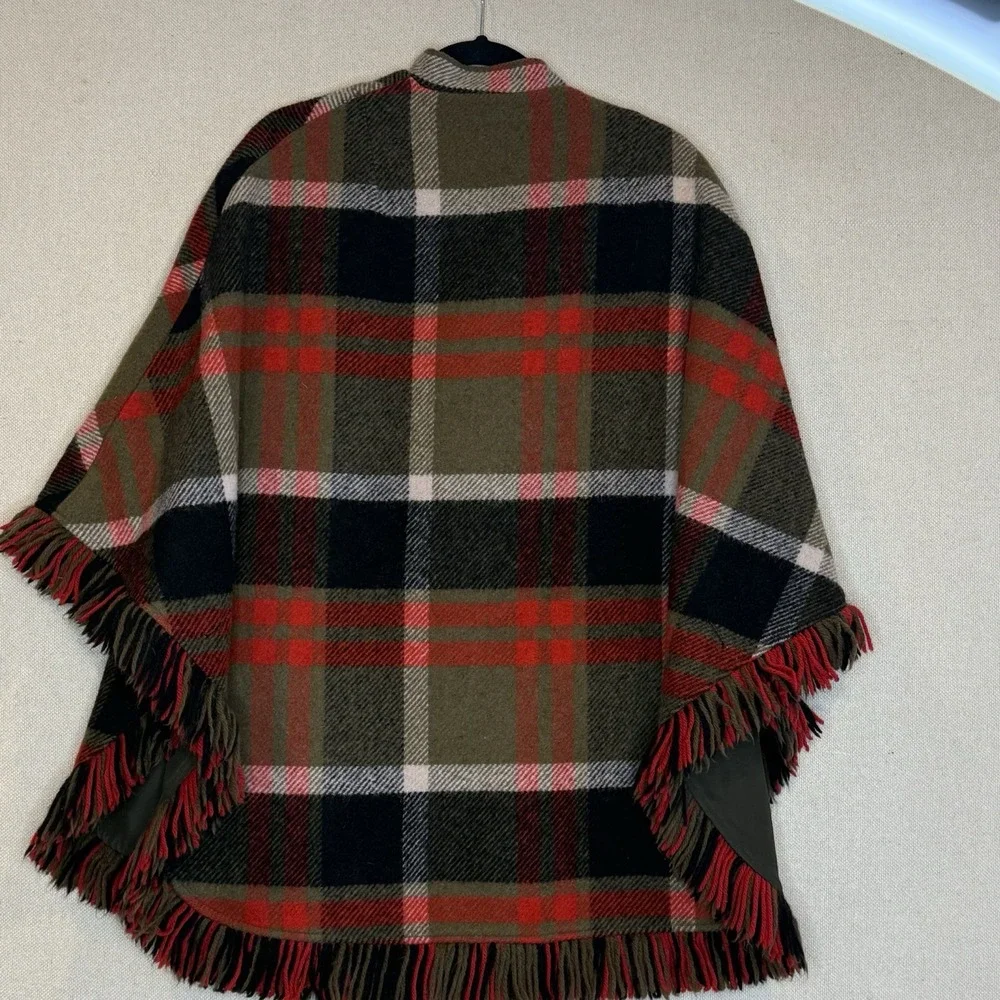 Vintage Wool REVERSIBLE Red/Blk/Olive Plaid Cape Poncho W/Pockets & Fringe  EUC